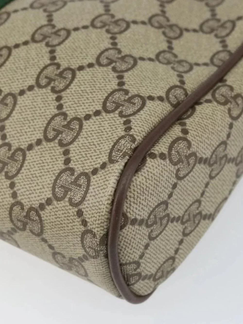 Gucci brand	gucci color	beige